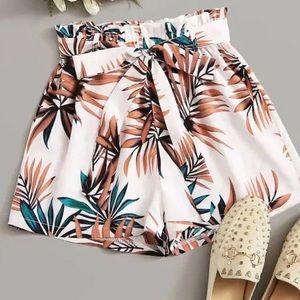 Printed belt shorts